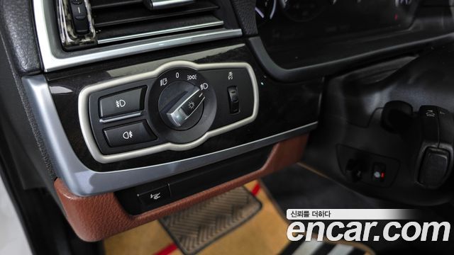 BMW 5 Series (F10) 528i xDrive 2013 — фото 24