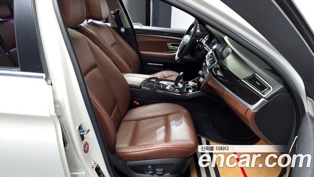 BMW 5 Series (F10) 528i xDrive 2013 — фото 32