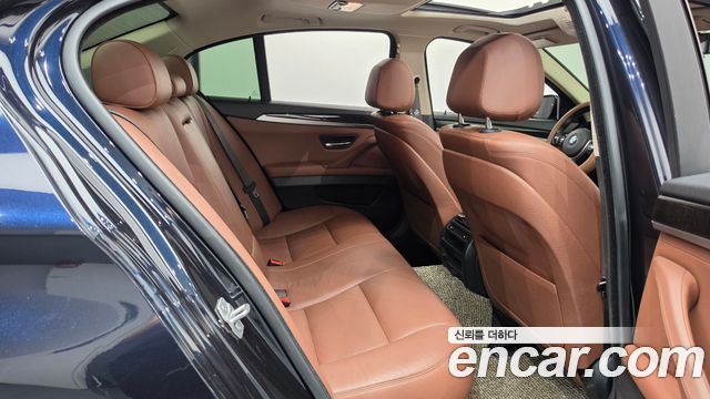 BMW 5 Series (F10) 528i xDrive M Aero Dynamic 2016 — фото 16