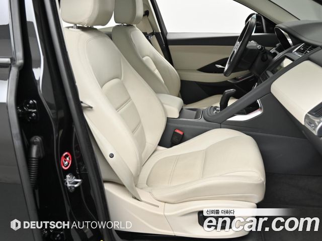 Jaguar E-PACE P250 SE 2018 — фото 10