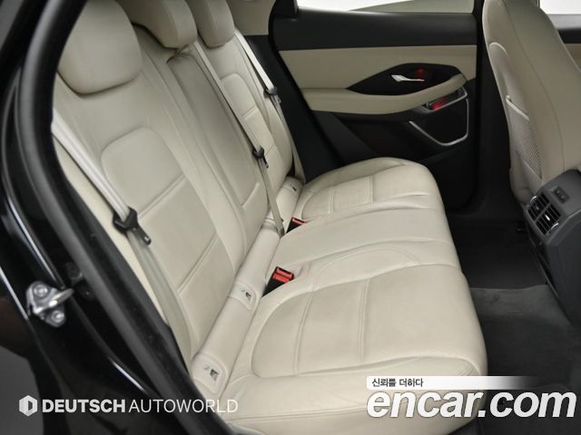 Jaguar E-PACE P250 SE 2018 — фото 16