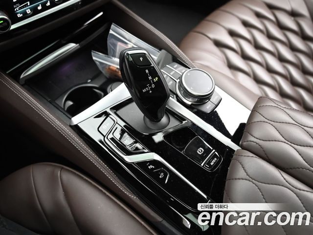 BMW 5 Series (G30) 530i M Sport Package 2023 — фото 9