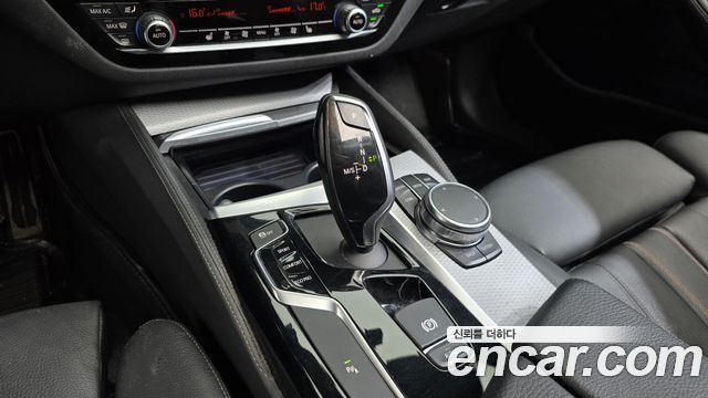 BMW 5 Series (G30) 520d xDrive M Sport Package 2017 — фото 9