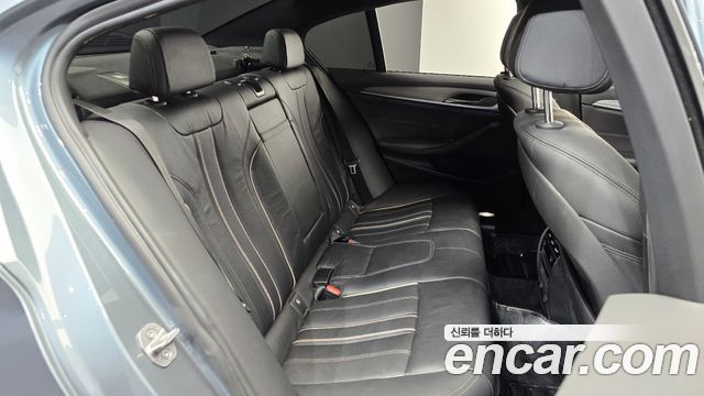 BMW 5 Series (G30) 520d xDrive M Sport Package 2017 — фото 11