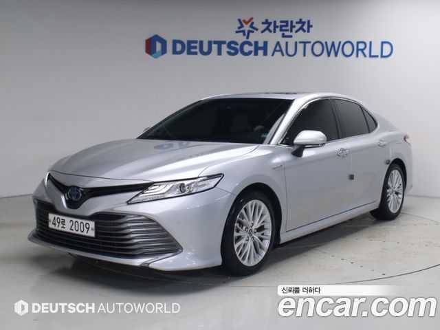 Toyota Camry (XV70) 2.5 XLE Hybrid 2018 — фото 1
