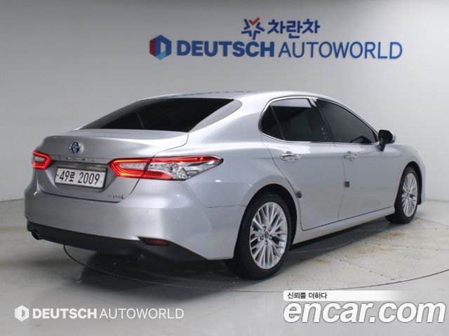 Toyota Camry (XV70) 2.5 XLE Hybrid 2018 — фото 2