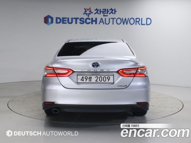 Toyota Camry (XV70) 2.5 XLE Hybrid 2018 — фото 4