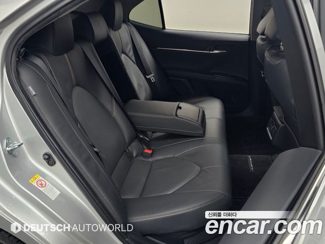 Toyota Camry (XV70) 2.5 XLE Hybrid 2018 — фото 16