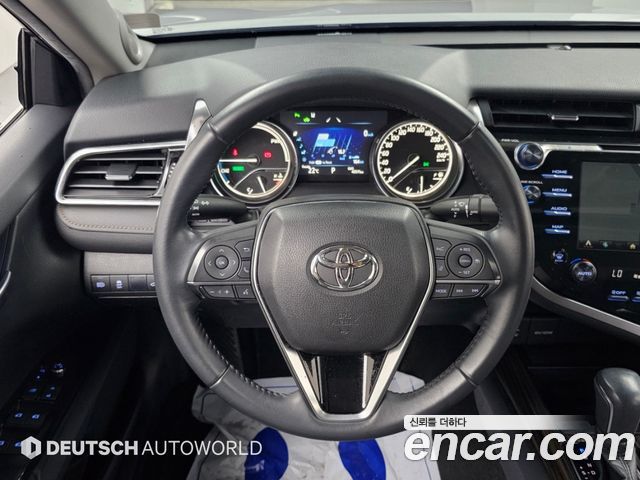 Toyota Camry (XV70) 2.5 XLE Hybrid 2018 — фото 17
