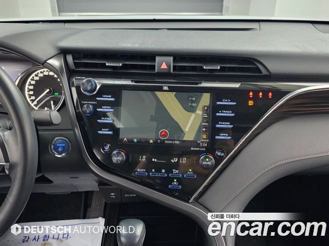 Toyota Camry (XV70) 2.5 XLE Hybrid 2018 — фото 18