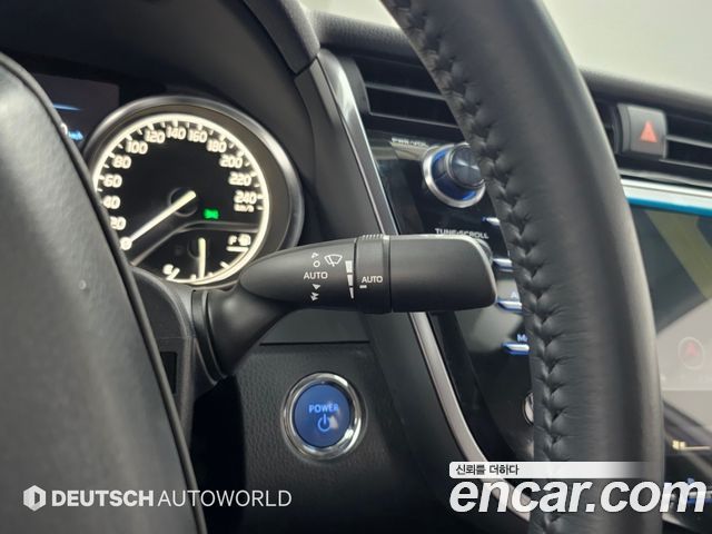Toyota Camry (XV70) 2.5 XLE Hybrid 2018 — фото 20