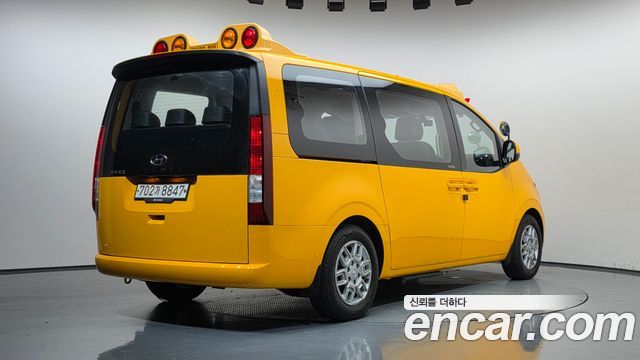Hyundai Staria L3.5  Kinder Safety Car 11-Seater 2022 — фото 2