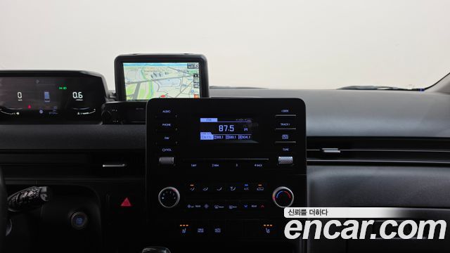 Hyundai Staria L3.5  Kinder Safety Car 11-Seater 2022 — фото 13