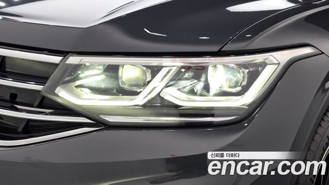 Volkswagen Tiguan (II) 2.0 TDI Premium 2024 — фото 22