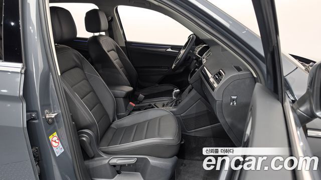 Volkswagen Tiguan (II) 2.0 TDI Premium 2024 — фото 26