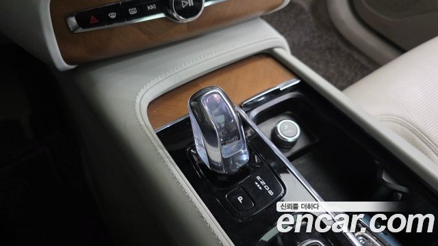 Volvo XC90 (II) T8 Excellence Hybrid 2018 — фото 9