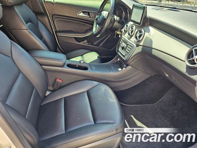 Mercedes-Benz GLA-Class (X156) GLA200 CDI 2015 — фото 17