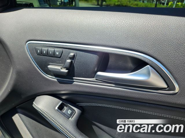 Mercedes-Benz GLA-Class (X156) GLA200 CDI 2015 — фото 18