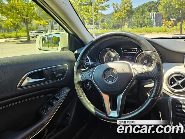 Mercedes-Benz GLA-Class (X156) GLA200 CDI 2015 — фото 21
