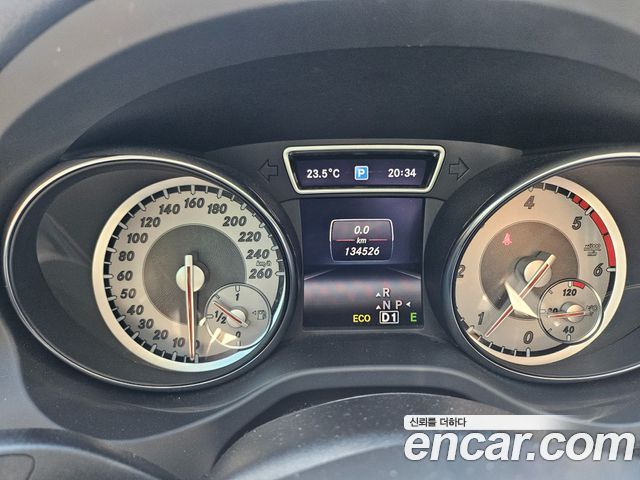 Mercedes-Benz GLA-Class (X156) GLA200 CDI 2015 — фото 23