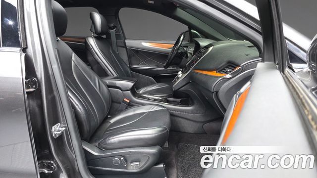 Lincoln MKC 2.0 AWD 2017 — фото 11
