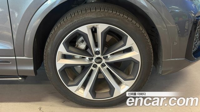 Audi Q8 (4M) 55 TFSI Quattro Premium 2025 — фото 20