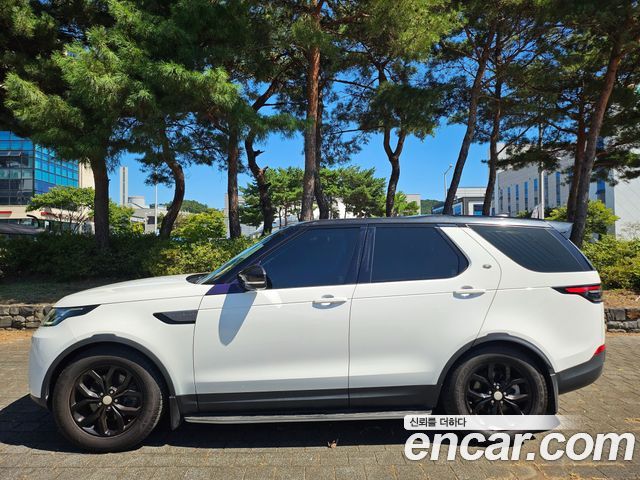 Land Rover Discovery 5 2.0 SD4 SE 2018 — фото 5