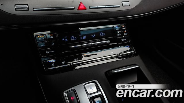 Hyundai Grandeur (IG) 3.0 LPi Rent Car Exclusive 2022 — фото 19
