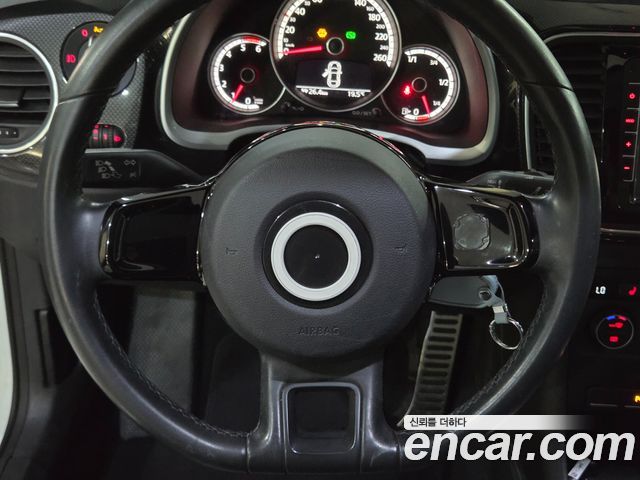 Volkswagen Beetle 2.0 TDI 3rd 2015 — фото 9