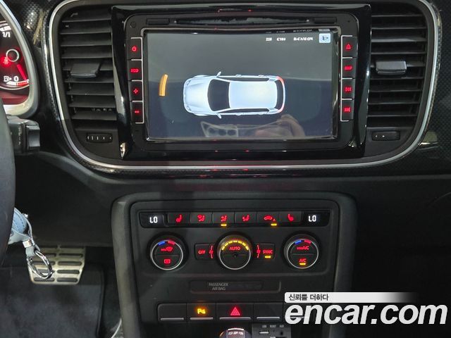 Volkswagen Beetle 2.0 TDI 3rd 2015 — фото 15