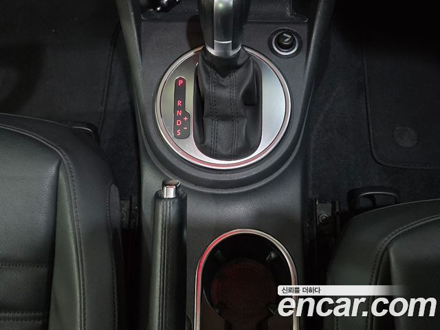 Volkswagen Beetle 2.0 TDI 3rd 2015 — фото 17