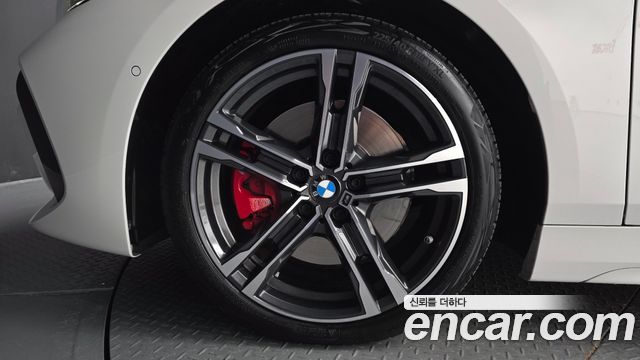 BMW 1 Series (F40) 120i M Sports 2023 — фото 5