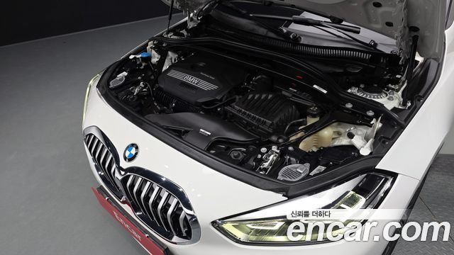 BMW 1 Series (F40) 120i M Sports 2023 — фото 6