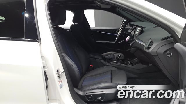 BMW 1 Series (F40) 120i M Sports 2023 — фото 11