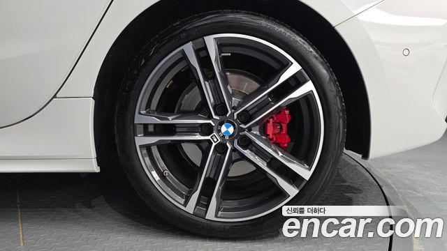 BMW 1 Series (F40) 120i M Sports 2023 — фото 21