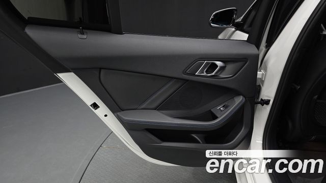 BMW 1 Series (F40) 120i M Sports 2023 — фото 25