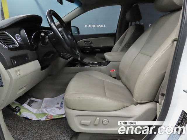 Kia Carnival 9-Seater Prstige 2019 — фото 10