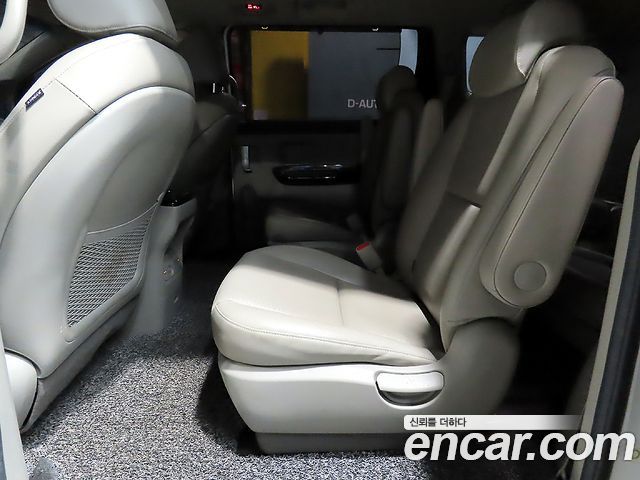 Kia Carnival 9-Seater Prstige 2019 — фото 17