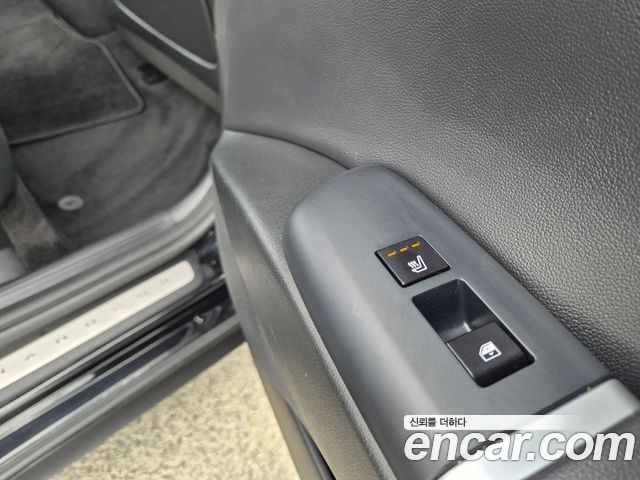 Hyundai Grandeur (GN7) 2,5 Gasoline 2WD Premium 2023 — фото 14