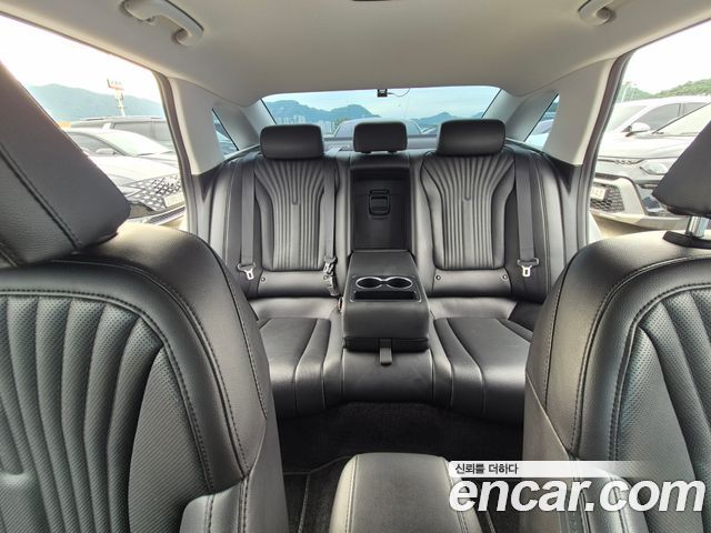 Hyundai Grandeur (GN7) 2,5 Gasoline 2WD Premium 2023 — фото 15