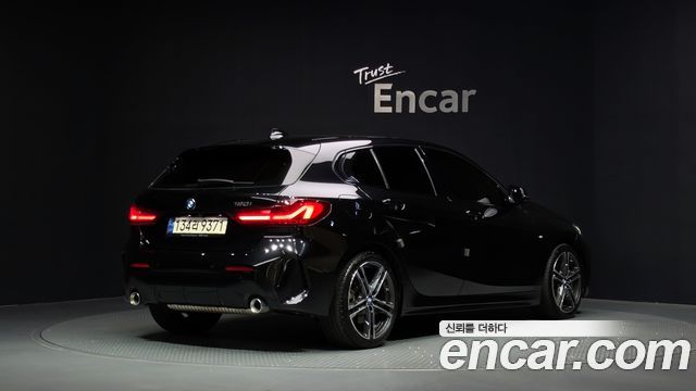 BMW 1 Series (F40) 120i M Sports 2023 — фото 2