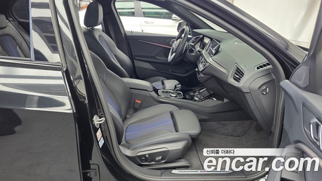 BMW 1 Series (F40) 120i M Sports 2023 — фото 11