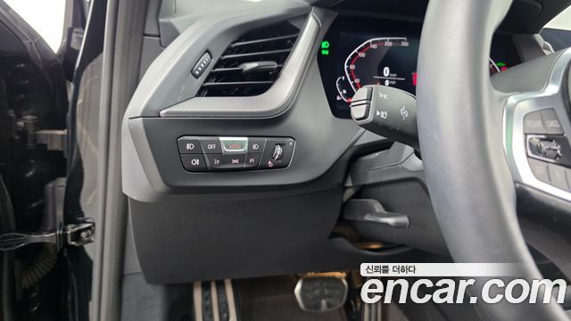 BMW 1 Series (F40) 120i M Sports 2023 — фото 16