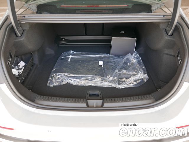 Mercedes-Benz E-Class (W214) E300 4MATIC AMG Line 2026 — фото 16