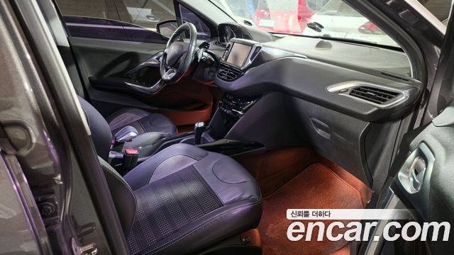 Peugeot 2008 1.6 BlueHDi Feline 2015 — фото 10