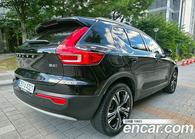 Volvo XC40 B4 Inscription 2021 — фото 6