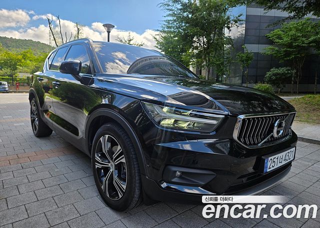 Volvo XC40 B4 Inscription 2021 — фото 8