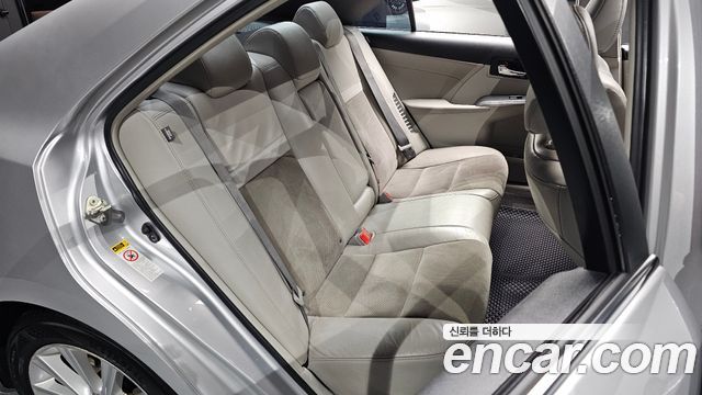 Toyota Camry Hybrid XLE 2013 — фото 11