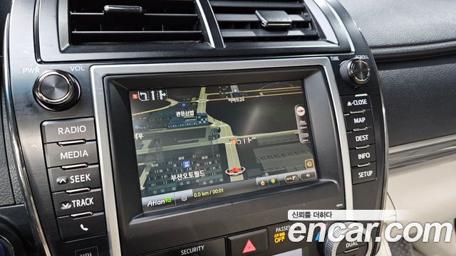 Toyota Camry Hybrid XLE 2013 — фото 14
