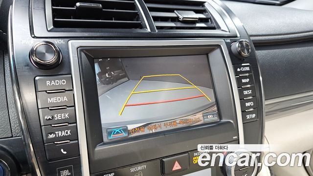 Toyota Camry Hybrid XLE 2013 — фото 15